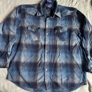 Vintage Pendleton 100% Wool Blue Plaid Button-Up Shirt w/pearly snaps. XXL Long